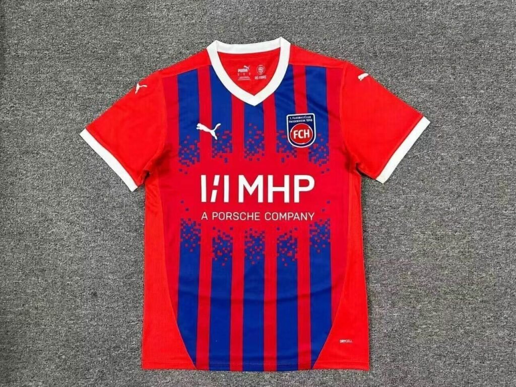 1938c2c3_b7da721c-1530-46af-8503-0c23d5e59788 CAMISETA HEIDENHEIM I 24/25 HOMBRE (VERSIÓN FAN) - Zona Camisetas