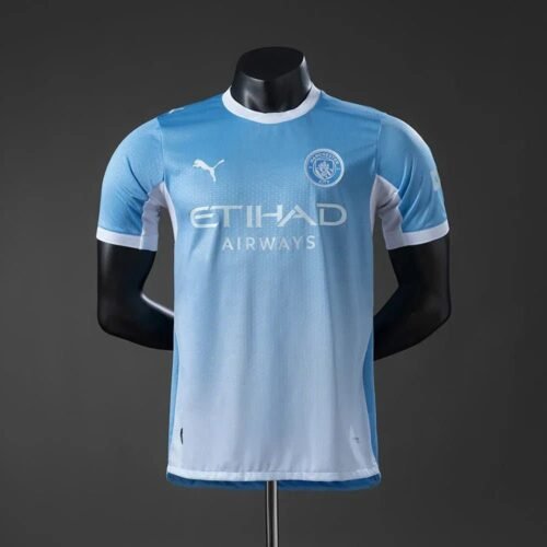 2537D281-2000-44F4-817D-5859D4E3AF06_fbc6439c-4d0d-41cf-b91a-ae642b8466e4 CAMISETA MANCHESTER CITY I 26/27 HOMBRE (VERSIÓN JUGADOR) - Zona Camisetas