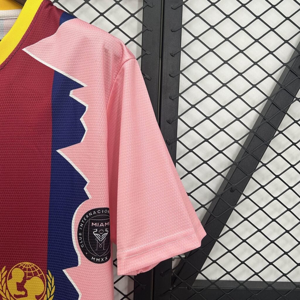 34526332_1f58e4ba-521e-4980-9410-190f495258aa CAMISETA MESSI CONMEMORATIVA 2025 HOMBRE (VERSIÓN FAN) - Zona Camisetas