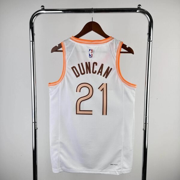 CAMISETA SPURS SEASON 24 HOMBRE EDICIÓN DUNCAN (NBA) - Zona Camisetas