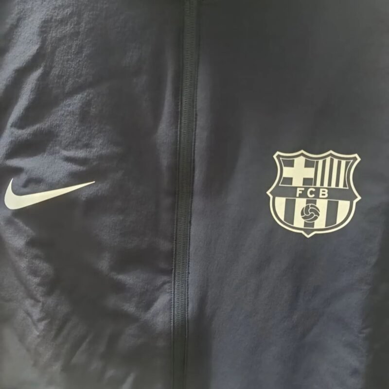 3d8f716c_db277dda-8774-44bd-8ace-64e1597f081e CORTAVIENTO BARCELONA 24/25