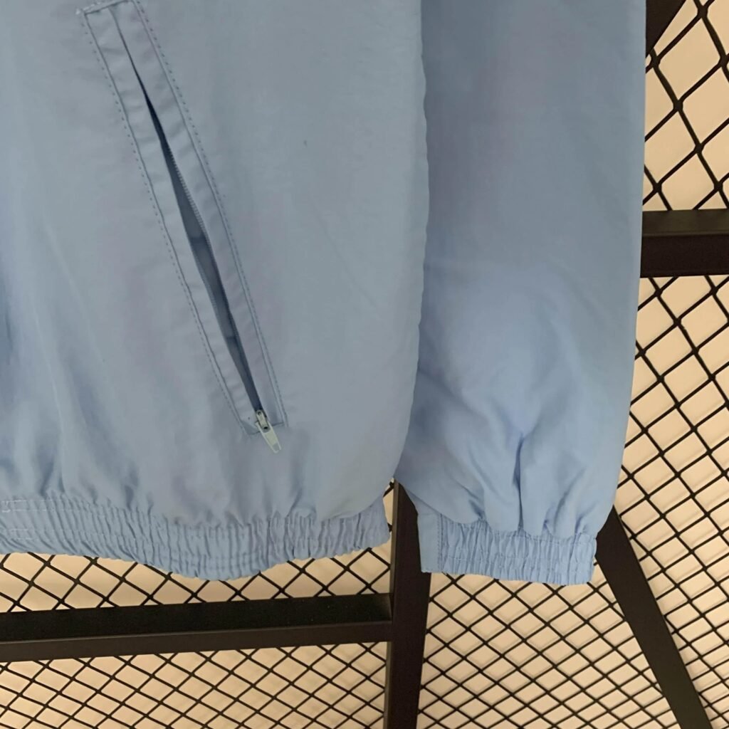 CORTAVIENTO TOTTENHAM REVERSIBLE 23/24 - ZonaCamisetas