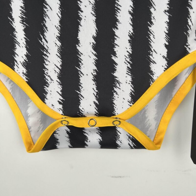 5185c4fe JUVENTUS I 23/24 BEBÉ - Zona Camisetas