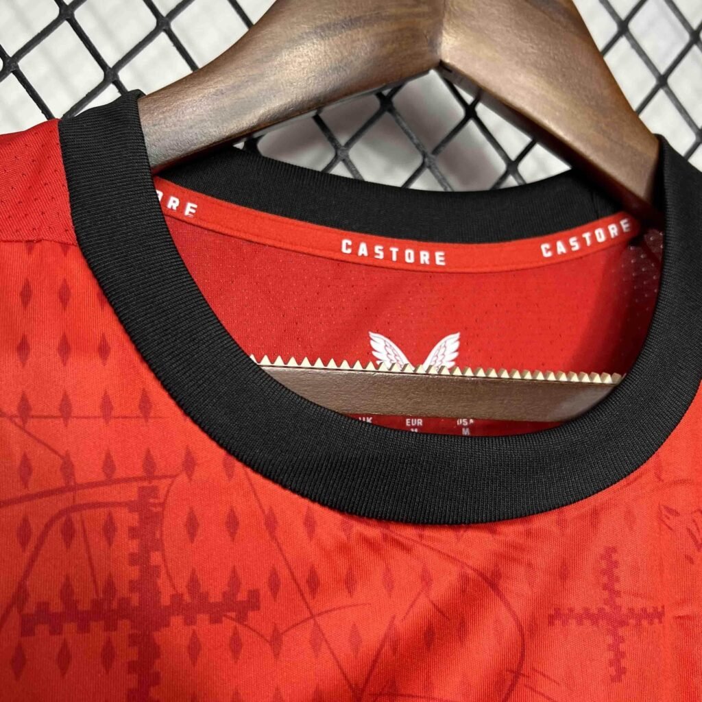 CAMISETA BAYERN LEVERKUSEN I 24/25 HOMBRE (VERSIÓN FAN) - Zona Camisetas