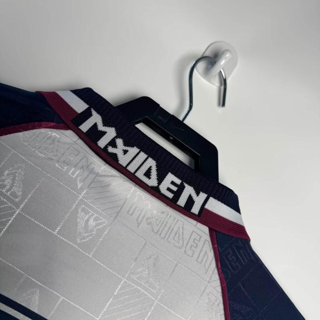 CAMISETA WEST HAM IRON MAIDEN 1999 HOMBRE (RETRO) - Zona Camisetas