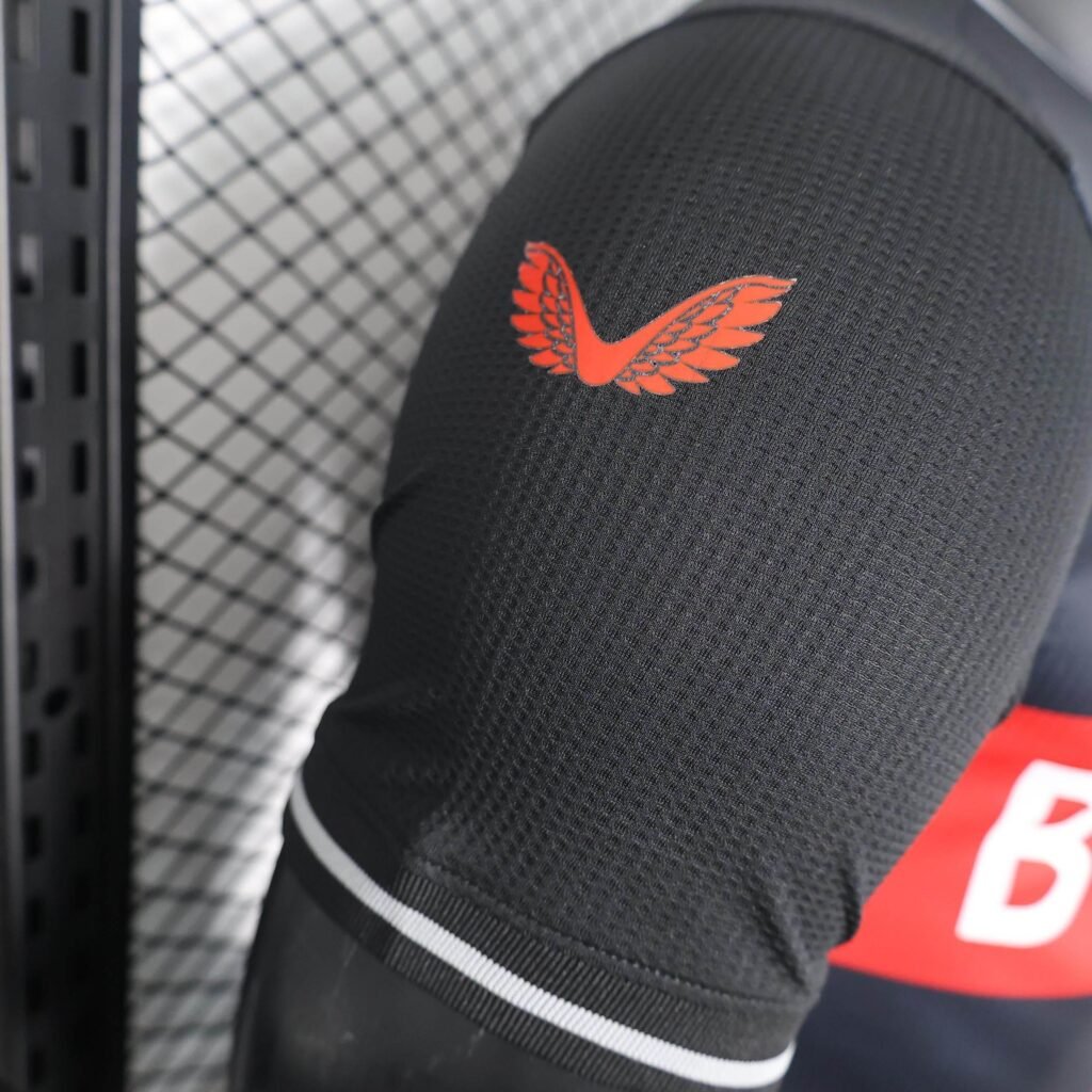 CAMISETA BAYERN LEVERKUSEN I 23/24 HOMBRE (VERSIÓN JUGADOR) - ZonaCamisetas