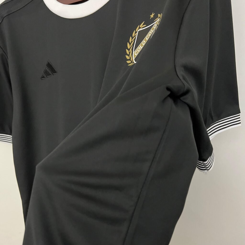 CAMISETA COLO COLO HOMBRE EDICIÓN ESPECIAL 100 AÑOS (RETRO)