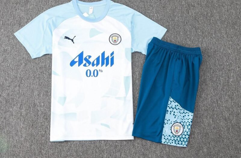 8c9960fd_1c9db25c-6a75-4bf7-8928-b59b4fcac6dc CONJUNTO CORTO MANCHESTER CITY ENTRENAMIENTO I 24/25 HOMBRE - Zona Camisetas