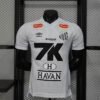 CAMISETA SANTOS l 25/26 HOMBRE (VERSIÓN JUGADOR) - Zona Camisetas