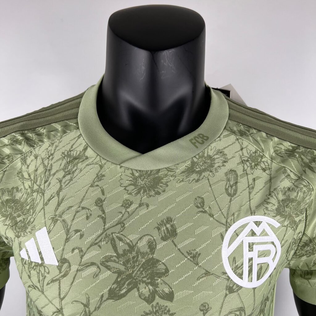 CAMISETA BAYERN DE MUNICH EDICIÓN BEER FEST 23/24 HOMBRE (VERSIÓN JUGADOR)