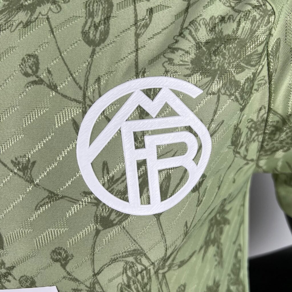 CAMISETA BAYERN DE MUNICH EDICIÓN BEER FEST 23/24 HOMBRE (VERSIÓN JUGADOR)