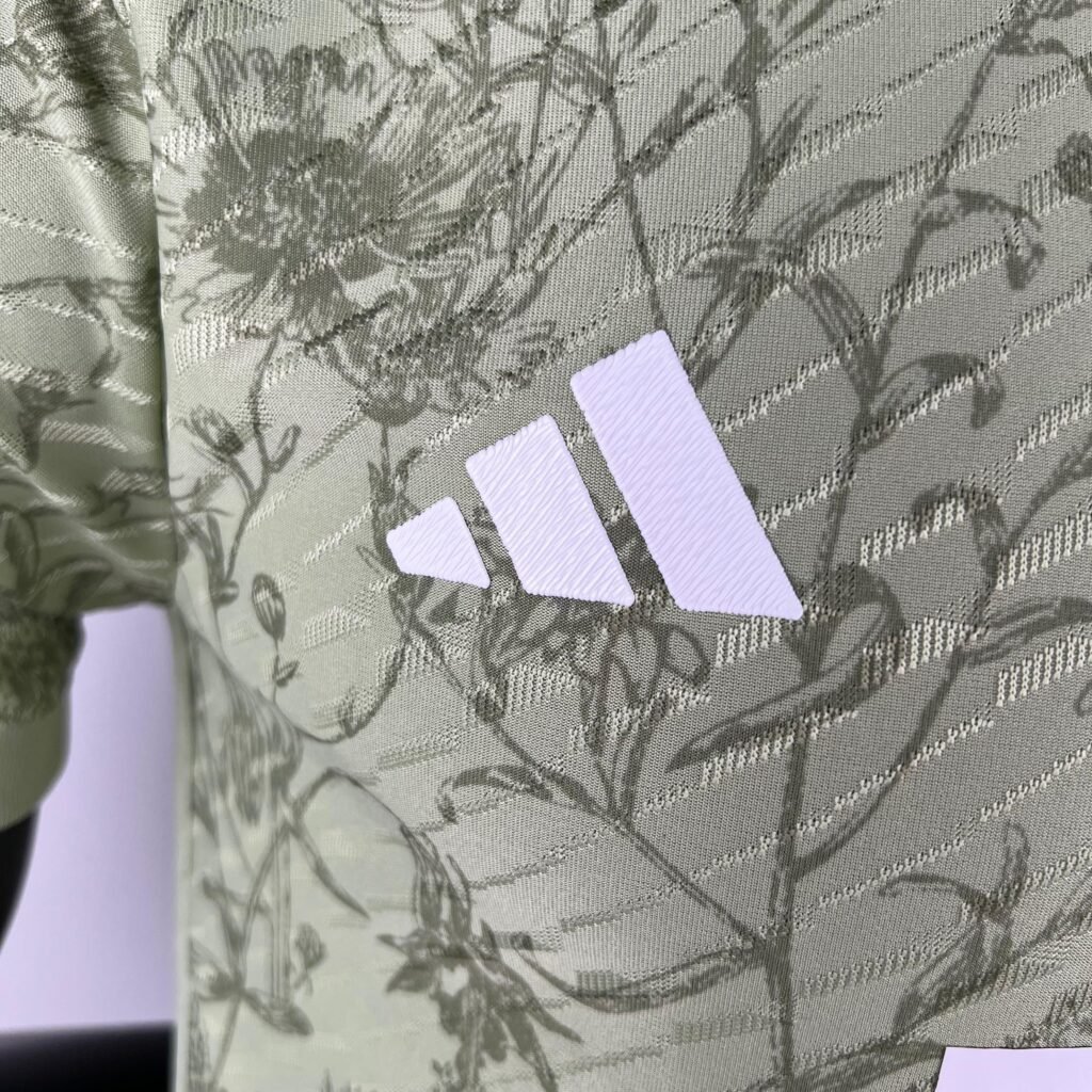 CAMISETA BAYERN DE MUNICH EDICIÓN BEER FEST 23/24 HOMBRE (VERSIÓN JUGADOR)