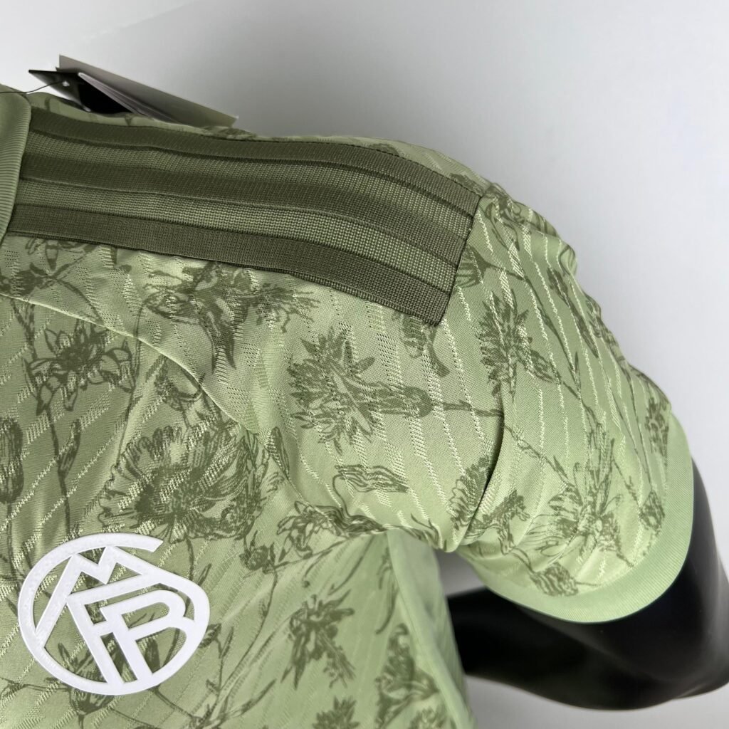 CAMISETA BAYERN DE MUNICH EDICIÓN BEER FEST 23/24 HOMBRE (VERSIÓN JUGADOR)