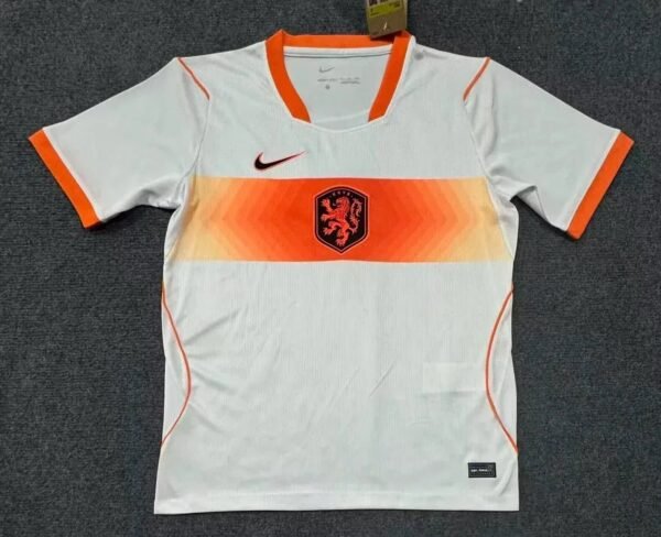 F5DDE2A7-FCF2-45D6-9306-1CEE92F33D05_88400972-3ab3-42d6-9614-8e0cb13cc29c CAMISETA HOLANDA II 2026 HOMBRE (VERSIÓN FAN) - Zona Camisetas