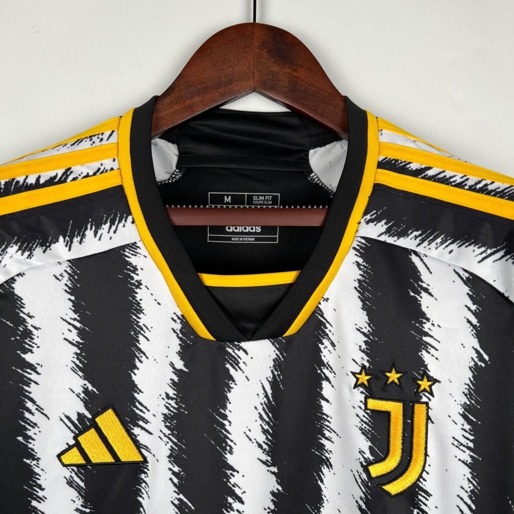 J2_966041ff-b4d4-4cbd-bfea-0f858d9be199 CAMISETA JUVENTUS I 23/24 HOMBRE (VERSIÓN FAN) - Zona Camisetas