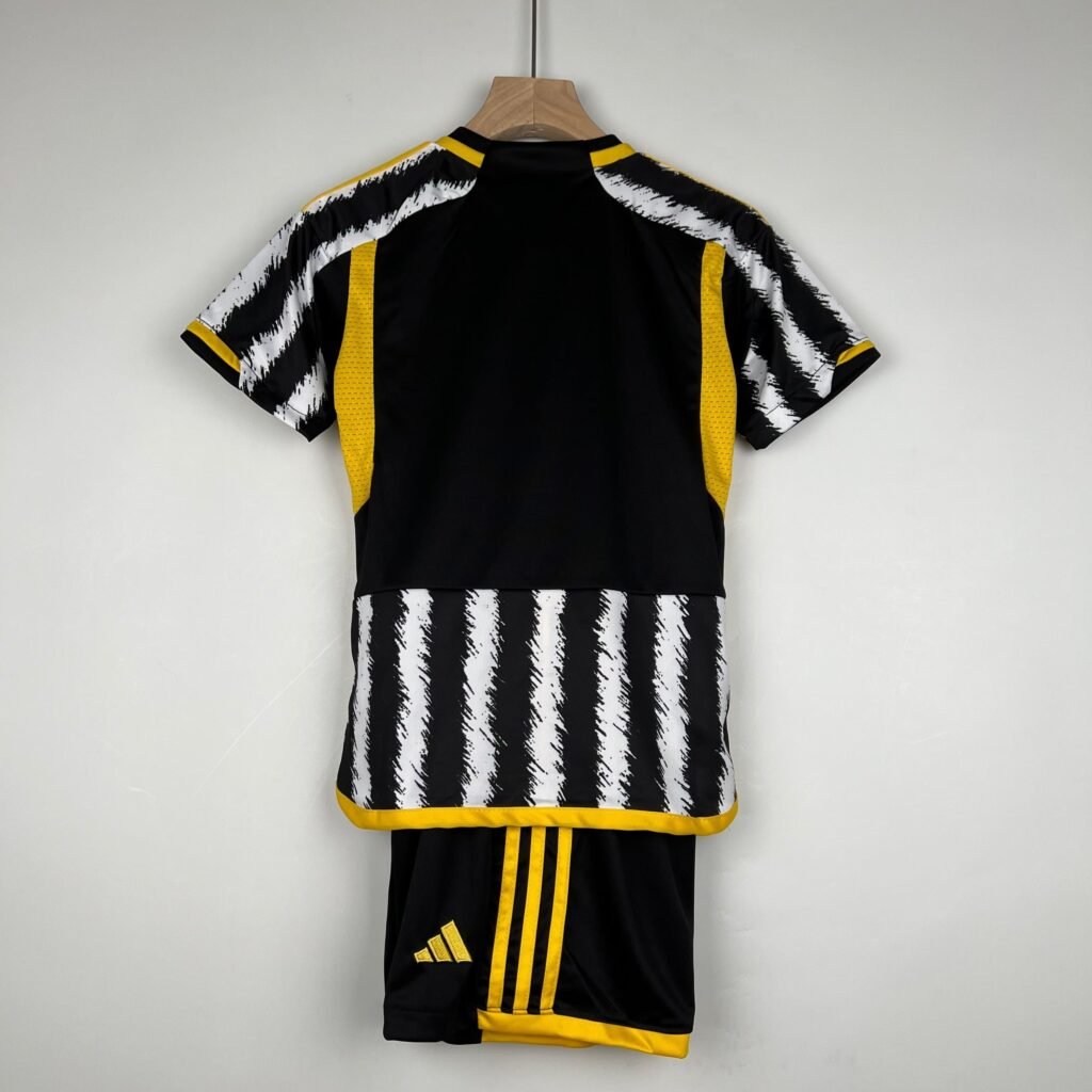 CAMISETA JUVENTUS I 23/24 CONJUNTO INFANTIL
