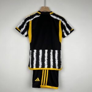 CAMISETA JUVENTUS I 23/24 CONJUNTO INFANTIL