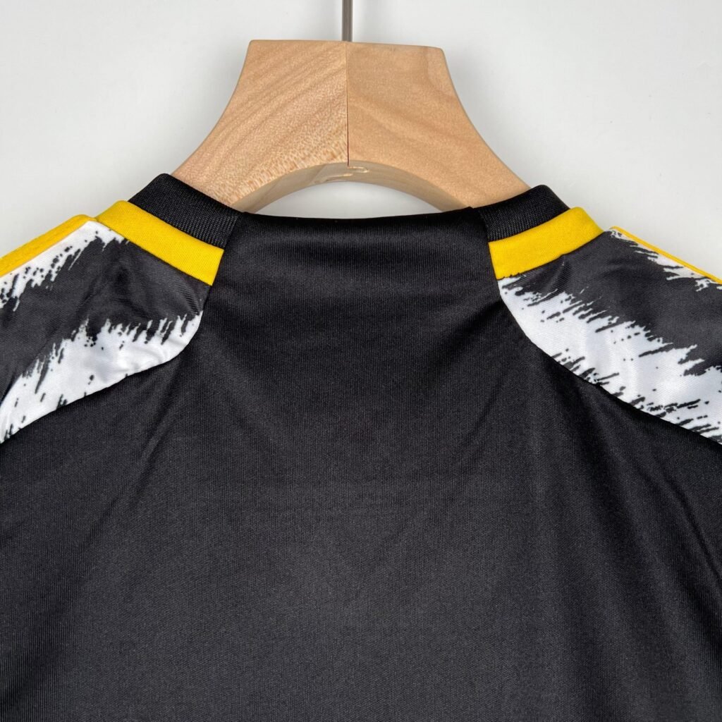 CAMISETA JUVENTUS I 23/24 CONJUNTO INFANTIL