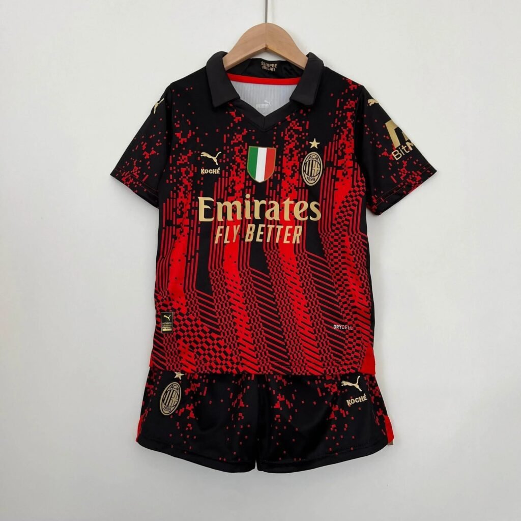 M46_25e687a7-b36c-48ad-b5ff-95c7fe03f713 CAMISETA AC MILAN IV 23/24 CONJUNTO INFANTIL - Zona Camisetas