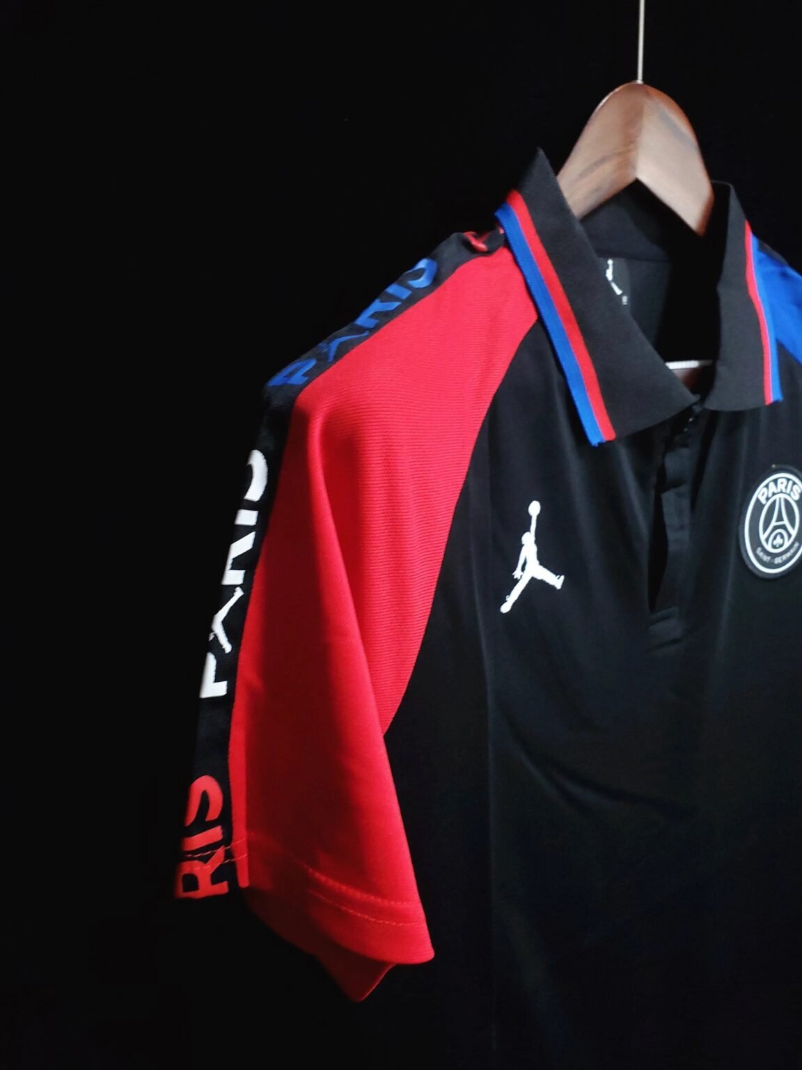 CAMISETA PSG POLO V 23/24 HOMBRE (VERSIÓN FAN)