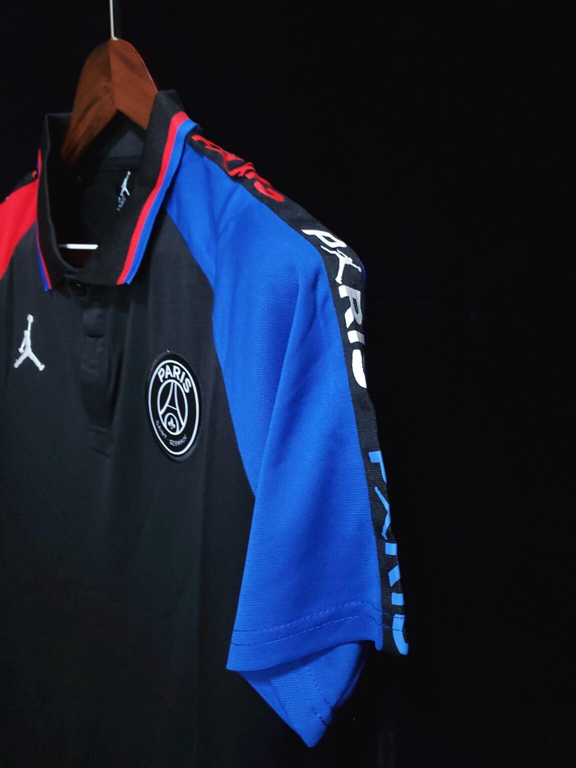 CAMISETA PSG POLO V 23/24 HOMBRE (VERSIÓN FAN)