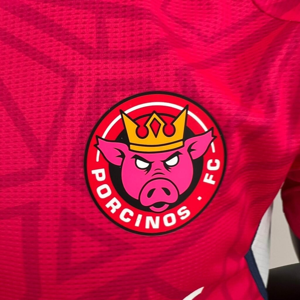 CAMISETA PORCINOS I 23/24 HOMBRE KINGS LEAGUE (VERSION JUGADOR) - ZonaCamisetas