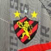 S23 CAMISETA SPORT RECIFE ENTRENAMIENTO I 23/24 HOMBRE (VERSIÓN FAN) - ZonaCamisetas