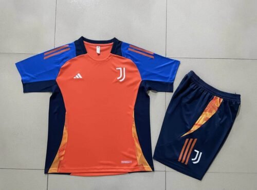 CONJUNTO CORTO JUVENTUS ENTRENAMIENTO 24/25 HOMBRE - Zona Camisetas