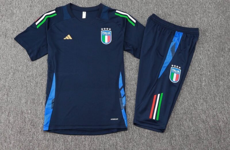 CONJUNTO CORTO ITALIA ENTRENAMIENTO I 24/25 HOMBRE - ZonaCamisetas