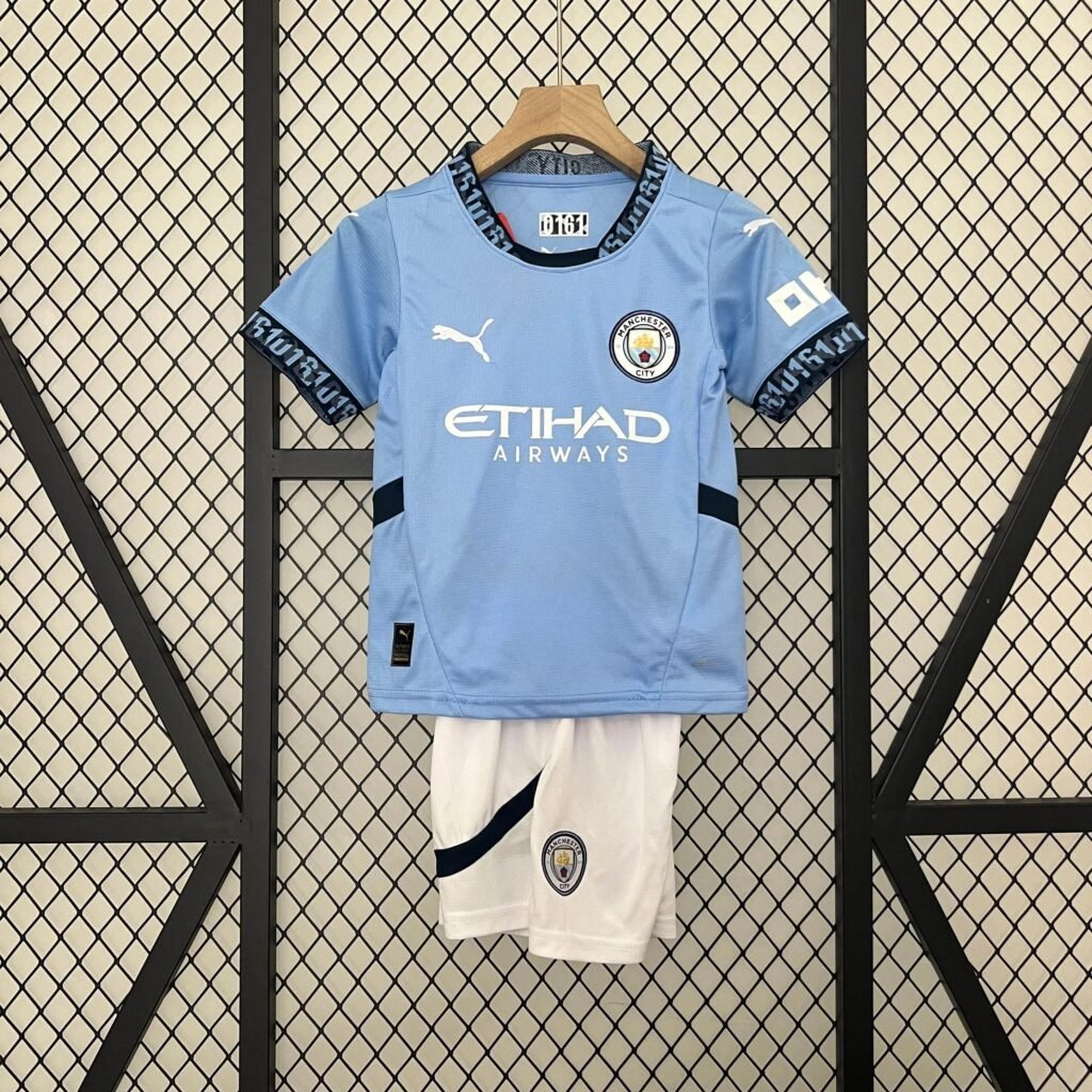 d2f3a012_b0f14336-c677-4827-9605-b2baadfb341e CAMISETA MANCHESTER CITY I 24/25 CONJUNTO INFANTIL - Zona Camisetas
