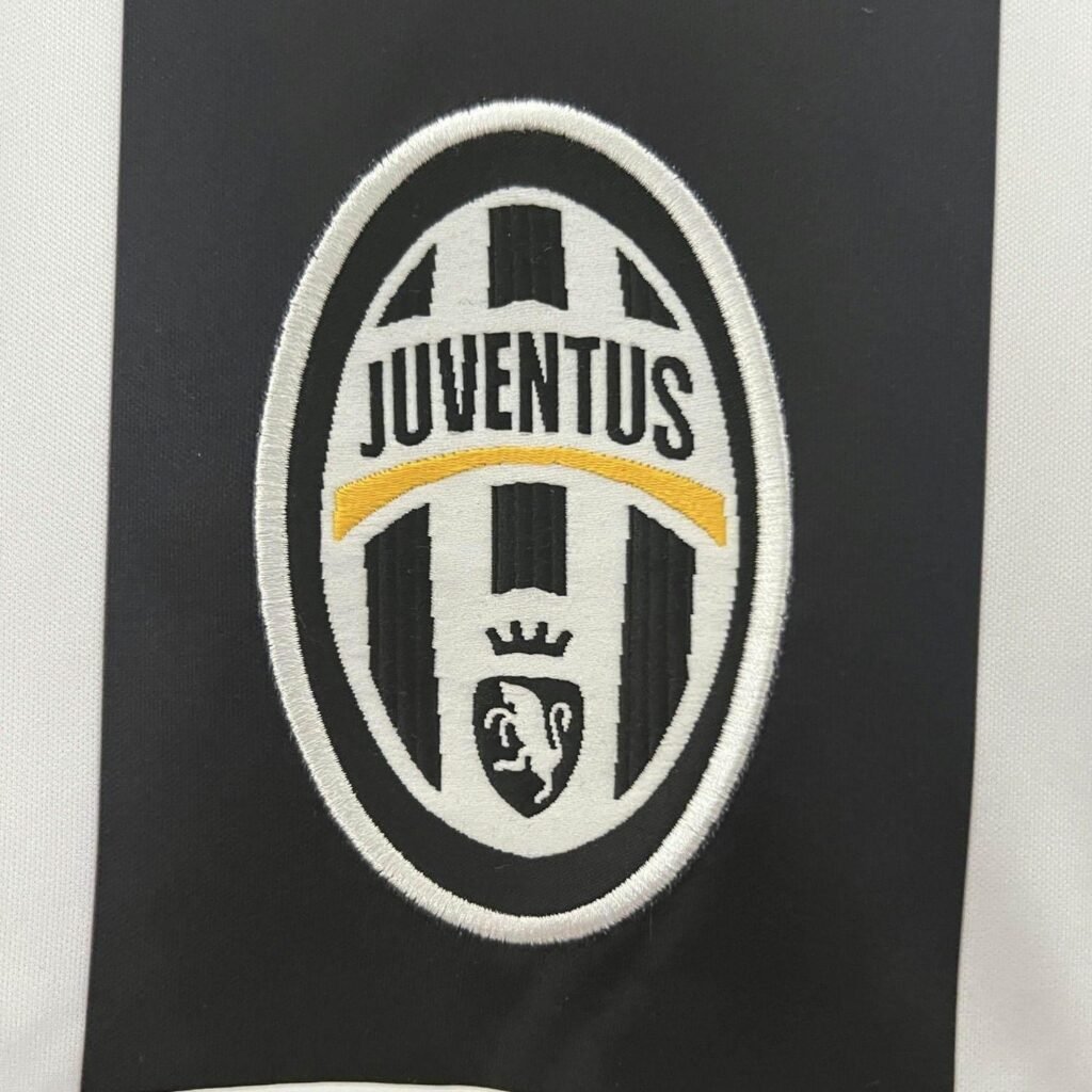 CAMISETA JUVENTUS I 04/05 HOMBRE (RETRO) - Zona Camisetas