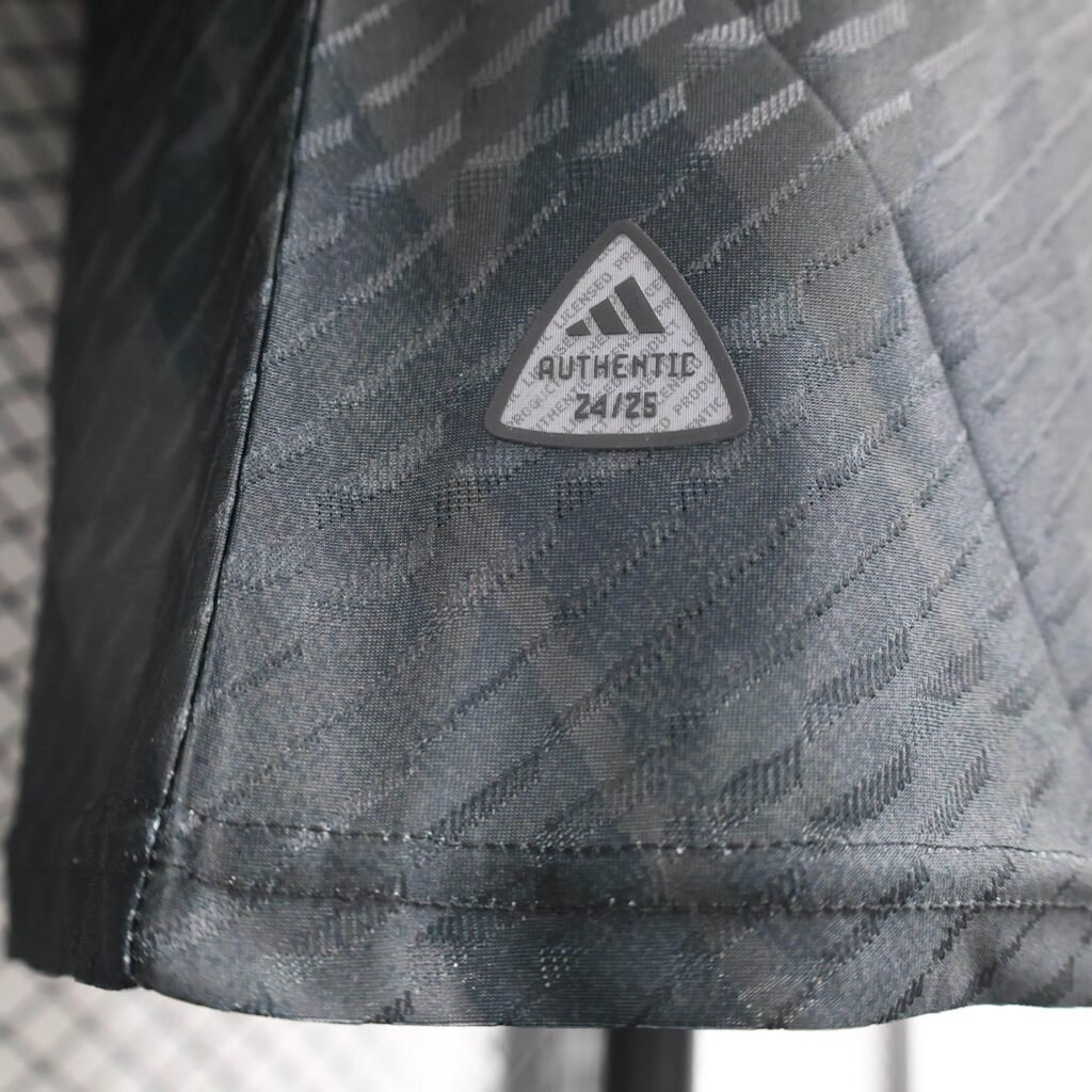 d50dd249 CAMISETA REAL MADRID EDICION ESPECIAL 24/25 HOMBRE (VERSION JUGADOR) - Zona Camisetas