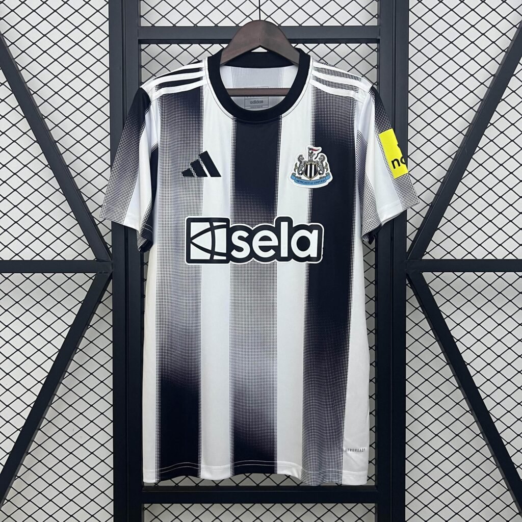 CAMISETA NEWCASTLE l 25/26 HOMBRE (VERSIÓN FAN) - Zona Camisetas