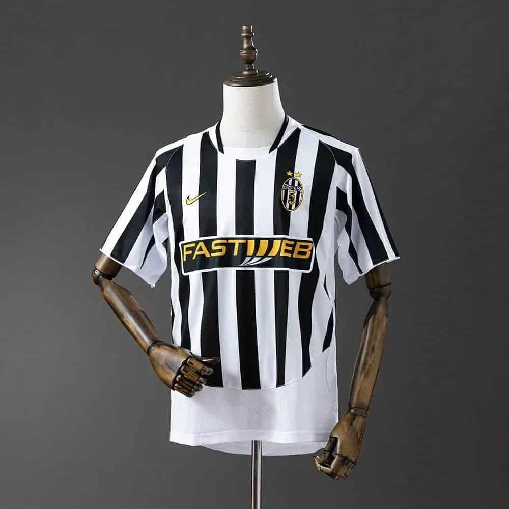f83c3cb7 CAMISETA JUVENTUS I 03/04 HOMBRE (RETRO) - Zona Camisetas