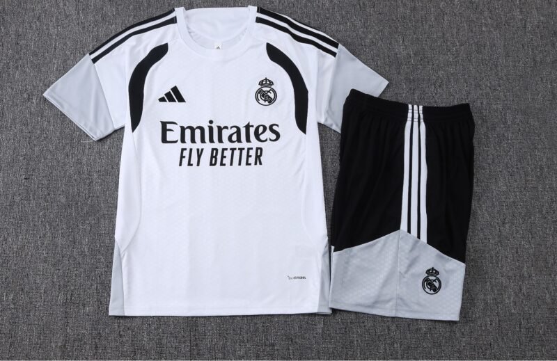 CONJUNTO CORTO REAL MADRID ENTRENAMIENTO II 26/27 HOMBRE