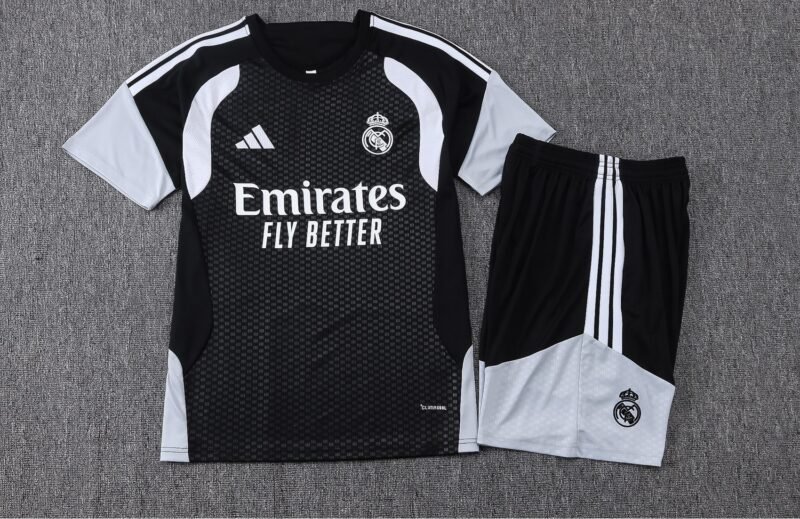 CONJUNTO CORTO REAL MADRID ENTRENAMIENTO III 26/27 HOMBRE